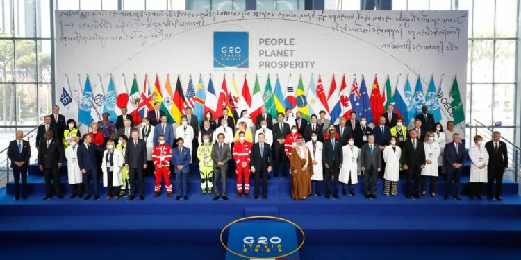 Fotografia oficial com os Chefes de Delegação do G20, em Roma Foto: Alan Santos/PR