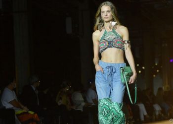 Crochê reinou nas passarelas das Semanas de Moda Internacionais - Fotos: Divulgação/Reprodução