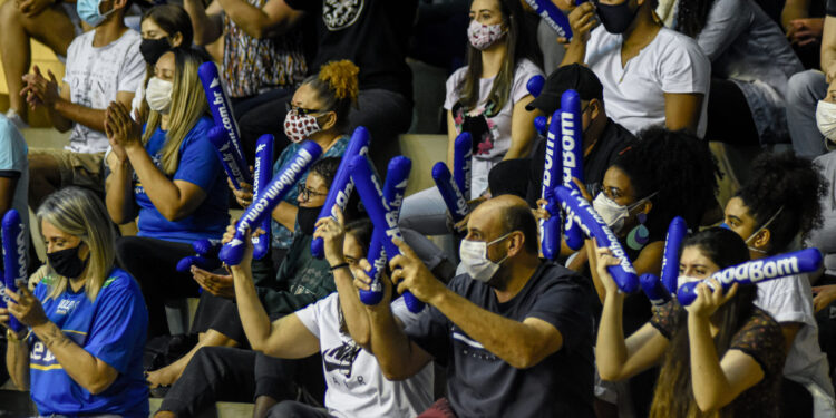Vôlei Renata inicia troca de ingressos para jogo da final