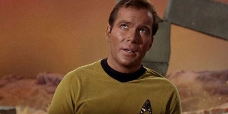 William Shatner como Capitão Kirk em Jornada nas Estrelas - Foto: Divulgação/CBS