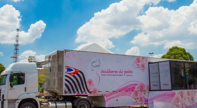 Carreta ficará na Praça da Juventude até 30 de outubro para realização de mamografias gratuitamente - Foto: Edson Lopes Jr/Divulgação