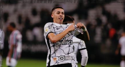 Gabriel Pereira, o GP, comemora o único gol na Neo Química Arena: jovem jogador vai ganhando espaço Foto: Divulgação/Twitter