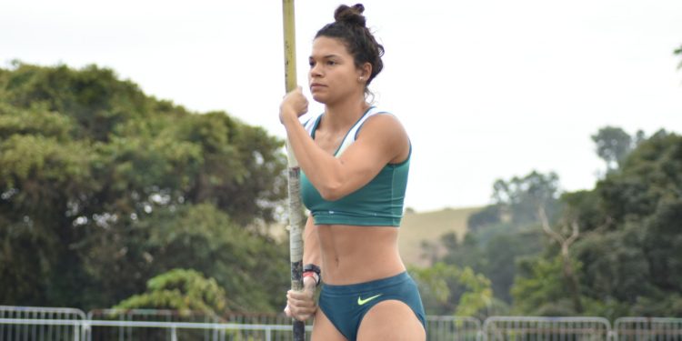 Isabel de Quadros compete no salto com vara: equipe campineira emplaca  oito representantes - Foto: Divulgação
