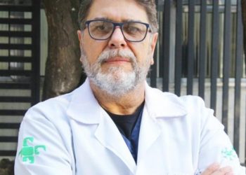 Carlos Eduardo Rocha, prof. da pós-graduação em Oncologia Veterinária da Faculdade Qualittas:   Outubro Rosa Pet - Foto: Divulgação