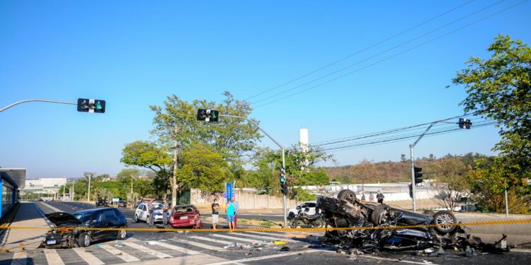 Jovem de 19 anos que dirigia o Fiat durante o racha está hospitalizado em estado grave no Hospital PUC-Campinas. Foto: Barba Azul/Divulgação