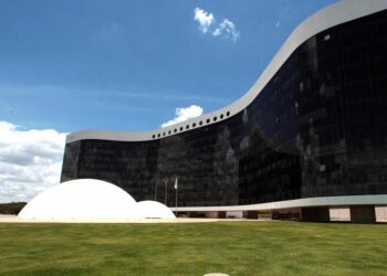 TSE forma maioria contra cassação da chapa Bolsonaro/Mourão