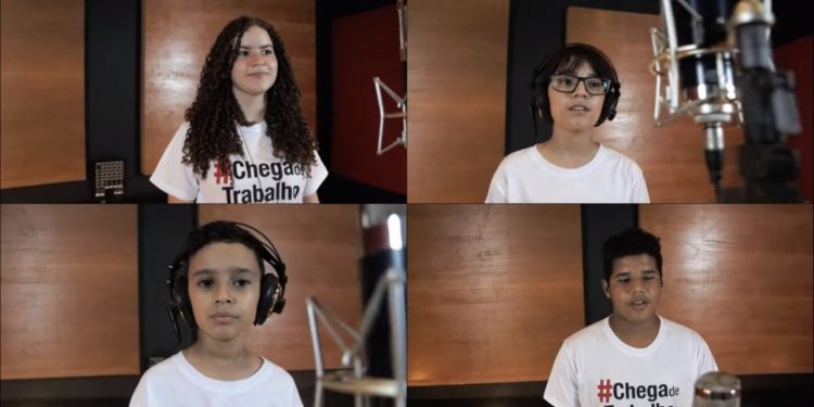 alunos, professores e colaboradores do Instituto Anelo participaram da gravação - Foto: Divulgação