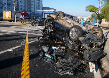 O acidente provocado por um racha envolveu quatro veículos em Campinas. Foto:  Barba Azul/Divulgação