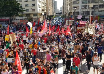 Milhares de pessoas protestam no Centro de Campinas neste sábado (3) contra o governo do presidente Jair Bolsonaro . Fotos: Leandro Ferreira / Hora Campinas