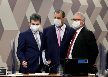 Os senadores Randolfe Rodrigues, Omar Aziz e Renan Calheiros: CPI. Foto: Pedro França / Agência Senado