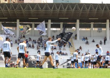 Ponte Preta encerra preparação com treino aberto no Majestoso