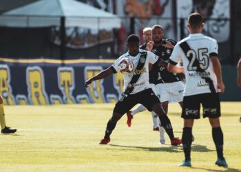 Kleina destaca entrega e maturidade como chaves da vitória sobre o Remo