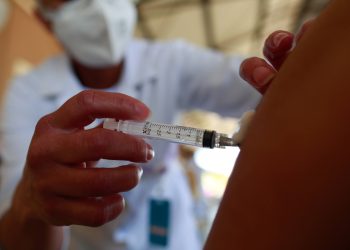 Quase 2,5 mil doses de vacina foram aplicadas no final de semana. Foto: Leandro Ferreira / Hora Campinas