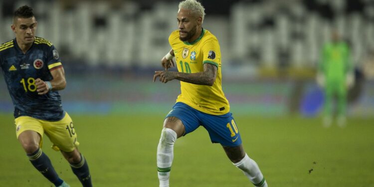 Neymar se machucou no treino da manhã desta segunda-feira. Foto: Divulgação