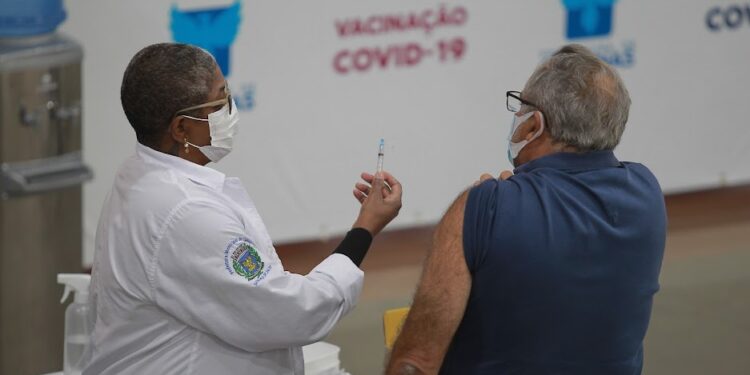 Campinas se aproxima da marca de 2 milhões de doses aplicadas contra a Covid-19. Foto: Leandro Ferreira/Hora Campinas