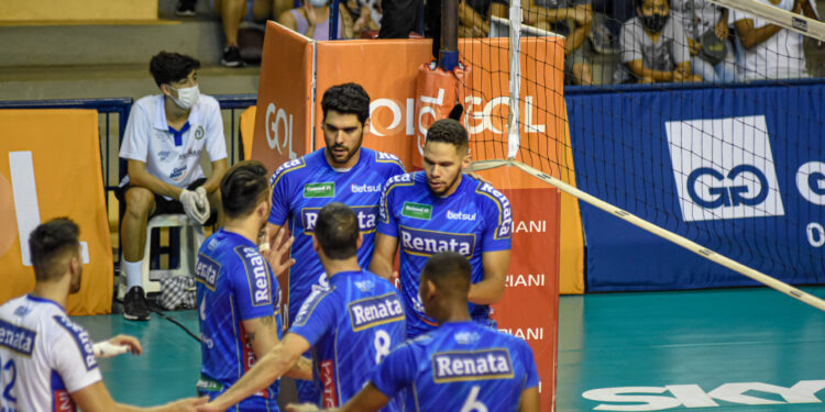 Vôlei Renata tenta embalar com vitória sobre Blumenau
