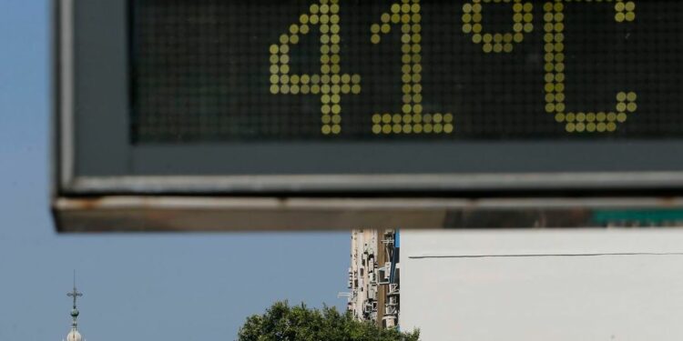 Onda de calor promete ser a mais intensa do ano até agora. Fernando Frazão/Agência Brasil