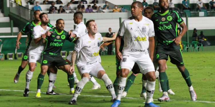 Os dois lados do empate da Ponte Preta em Goiânia