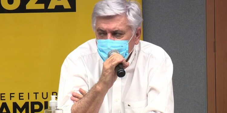 O secretário Lair Zambon admitiu que está em estudo o fim da obrigatoriedade do uso de máscara em áreas externas. Foto: Divulgação/PMC
