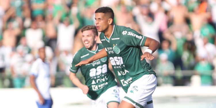 Decisivo, Lucão do Break comemora volta por cima no Guarani