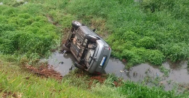 O carro desceu por uma ribanceira próximo a Americana. Foto: Divulgação/Guarda Municipal
