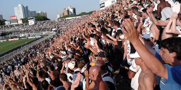 Em meio à ameaça do rebaixamento, Ponte comemora 10 anos de acesso à Série A