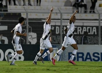 Os três gols da vitória da Macaca foram marcados na etapa final da partida. Fotos: Ponte Press/Álvaro Jr.