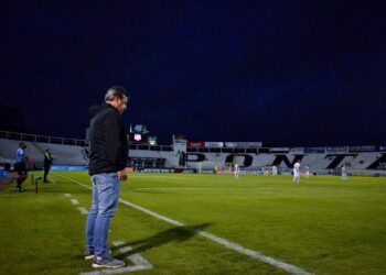 Gilson Kleina vive a expectativa pela decisão do clube sobre seu futuro no cargo. Foto:  Ponte Press/Álvaro Jr. 