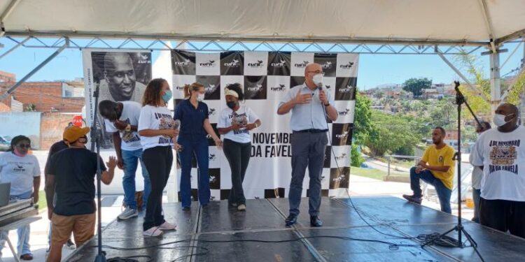 Quase mil moradores da região do Oziel foram beneficiados pelas ações, que tiveram a presença do prefeito Dário Saadi. Foto: Divulgação