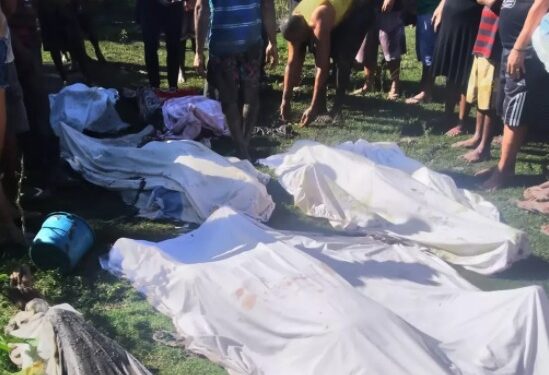 Mortos cobertos com pano branco, em São Gonçalo. Reprodução de Redes Sociais