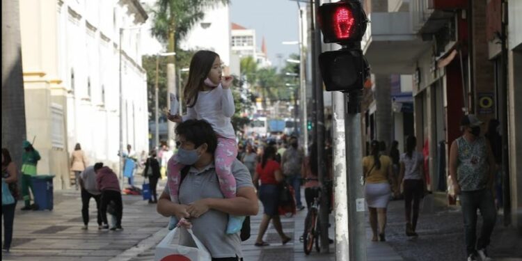 Movimento na 13 de Maio: é o terceiro caso envolvendo agressão de pessoas em situação de rua em 20 dias no Centro Foto: Leandro Ferreira/Hora Campinas