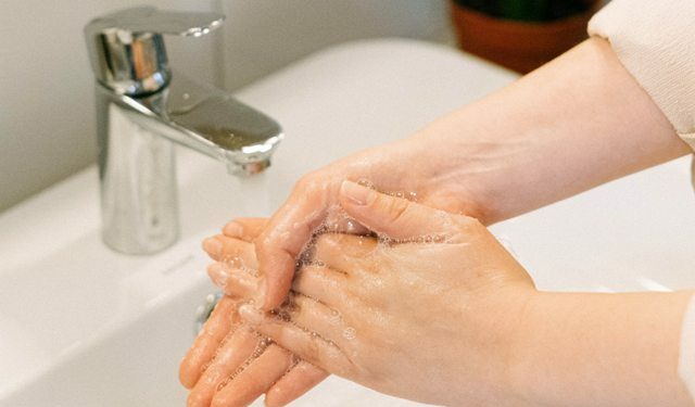 A maioria, mais de 64%, planeja continuar lavando as mãos regularmente - Foto: Divulgação