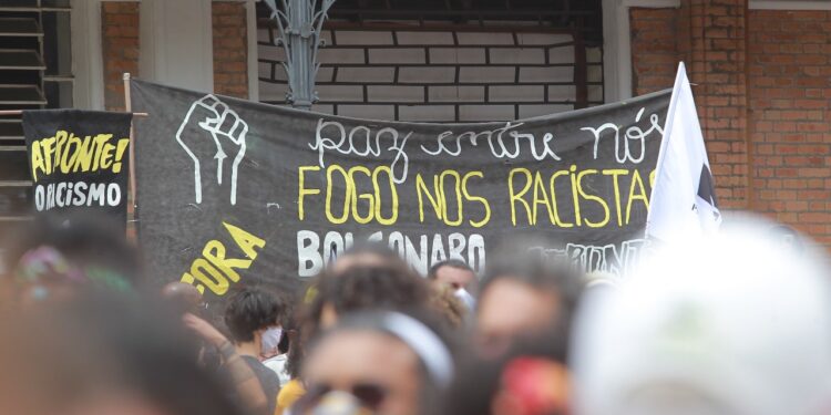 Marcha Zumbi dos Palmares reúne milhares em Campinas