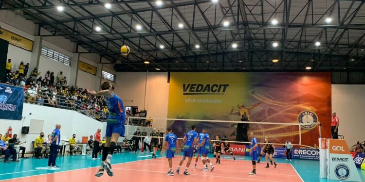 Vôlei Renata vence a 3ª seguida e sobe na classificação da Superliga