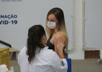 Entre os dias 1 e 10 de dezembro a Secretaria de Saúde quer incentivar a população a completar o esquema vacinal. Foto: Leandro Ferreira / Hora Campinas