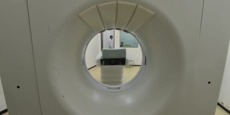 Mais de 1,4 mil exames de imagem, como tomografia, foram realizados por meio da parceria. Foto: Agência Brasil/Arquivo