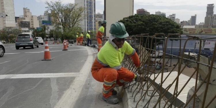 Viaduto Cury passa por obras vão mudar sua estrutura de segurança: previsão de término até o final do ano - Fotos: Leandro Ferreira/Hora Campinas