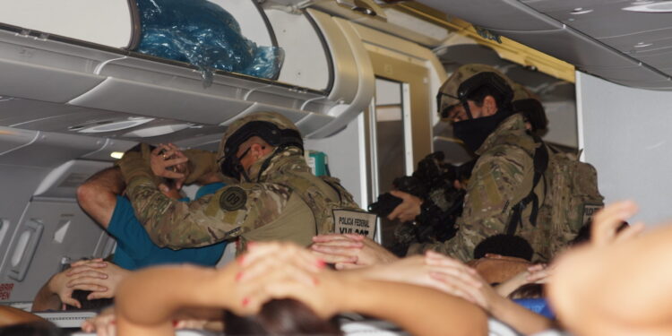 Viracopos e PF fazem simulado de ameaça de bomba e sequestro de avião
