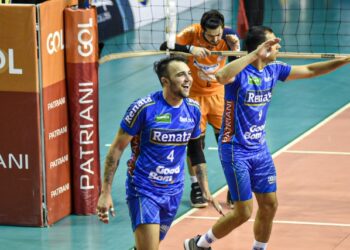 Vôlei Renata vence em casa e encosta no G4 da Superliga