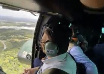 Presidene e ministros sobrevoam áreas atingidas pelas enchentes na Bahia - Foto: Reprodução vídeo Twitter
