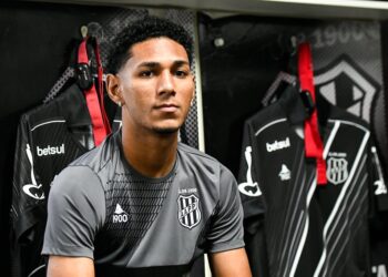 Ponte Preta negocia renovação de contrato com o atacante Josiel