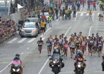 Cerca de 20 mil atletas participam nesta sexta-feira (31), em São Paulo, da 96ª Corrida de São Silvestre - Foto: Rovena Rosa/Agência Brasil