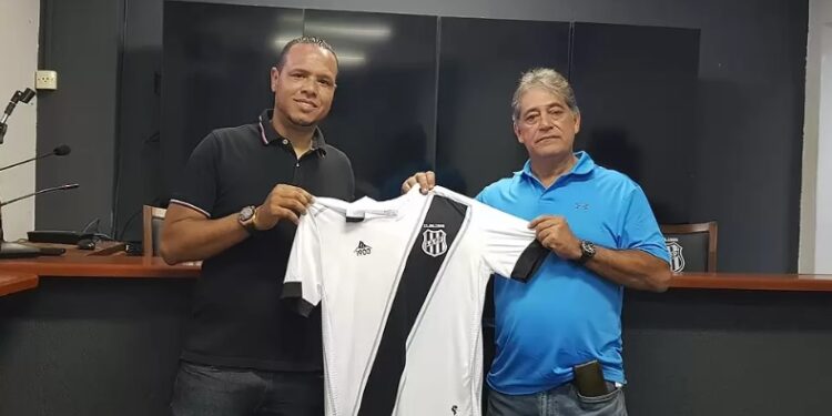 O bom filho à casa torna: Ponte anuncia Luís Fabiano como coordenador