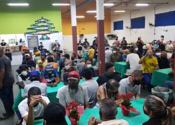 Jantar servido à população socialmente vulnerável na Casa da Cidadania, entidade cofinanciada da Prefeitura de Campinas Foto: Divulgação