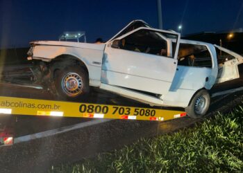 Acidente com carro importado deixa um morto na madrugada