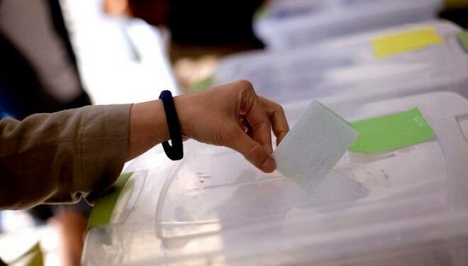 Em eleição polarizada, Chile escolhe o novo presidente