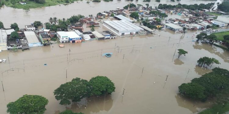 Itajuípe, no sul da Bahia, fica completamente alagada. Fotos: Governo da Bahia/Divulgação
