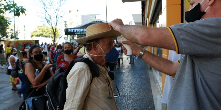 O uso de máscaras é obrigatório em São Paulo desde 1º de julho de 2020.  Foto: Leandro Ferreira/ Hora Campinas