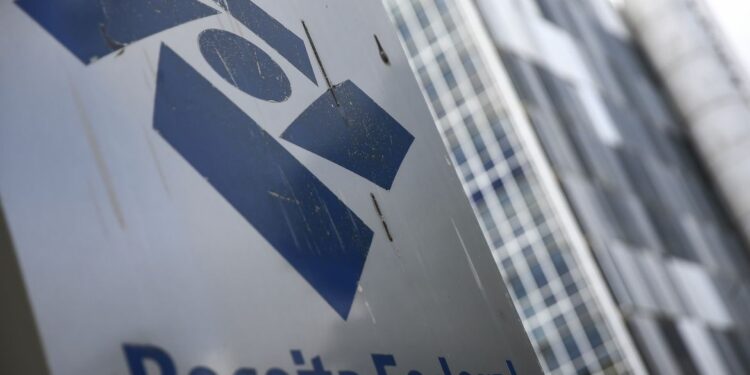 Receita libera consulta a lote residual de restituição do IR