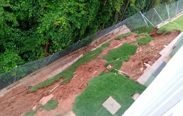 Valinhos: muro desabou e as famílias tiveram que ser retiradas de um condomínio residencial - Foto: Defesa Civil de Valinhos